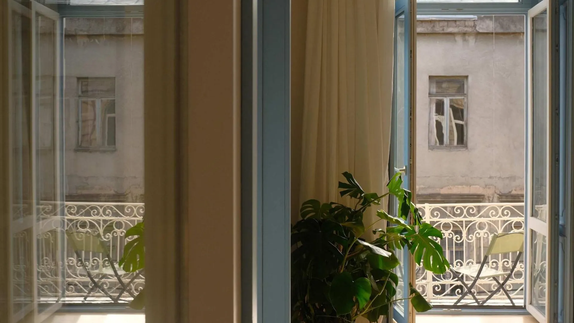 Professionally Designed 1Br Apartment - By Wehost Tbilisi Georgien